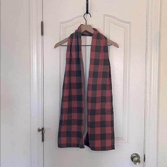 Faherty | Gingham Checked 100% Organic Cotton Scarf Unisex Cozy Winter Pink/Gray - Picture 2 of 3